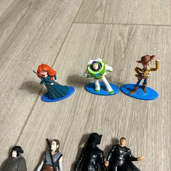 Approx. 30 Used Action & Other Figurines in Good Condition. See Pix. - Picture 11 of 14